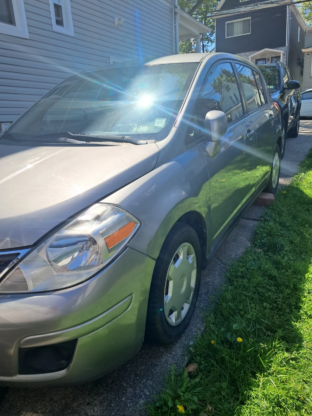Nissan Versa Hatchback - photo 2