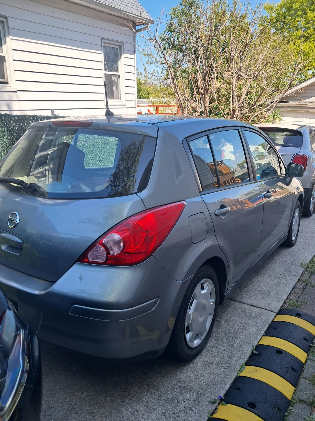 Nissan Versa Hatchback - photo 4