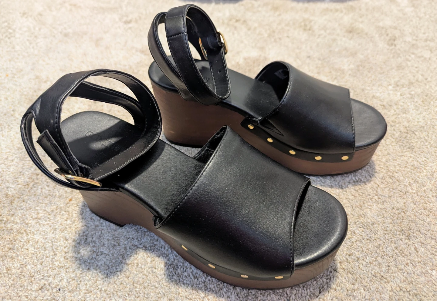 Old Navy Black Wedge Platform Sandals