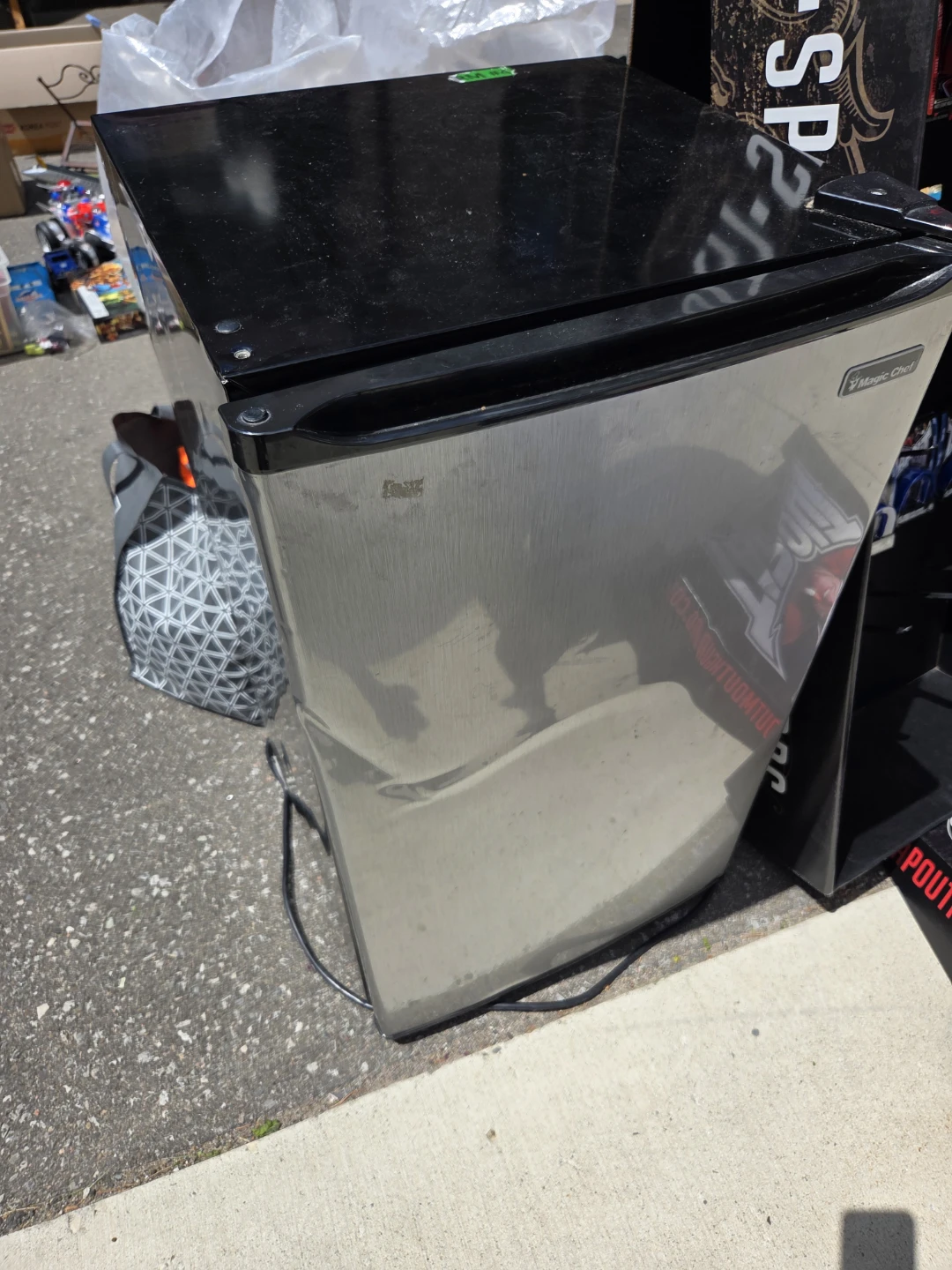 Magic Chef Mini Fridge - photo 4