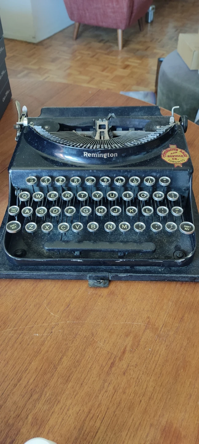Vintage Remington Portable Typewriter