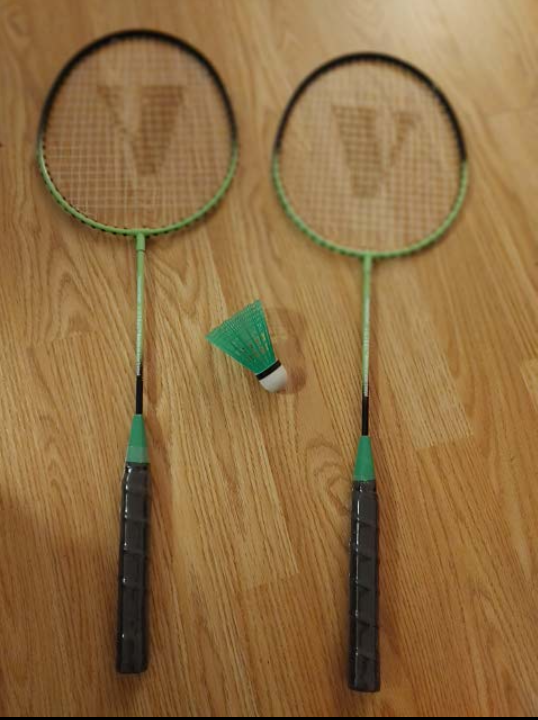 Set of 2 Victory Badminton Rackets with Shuttlecock