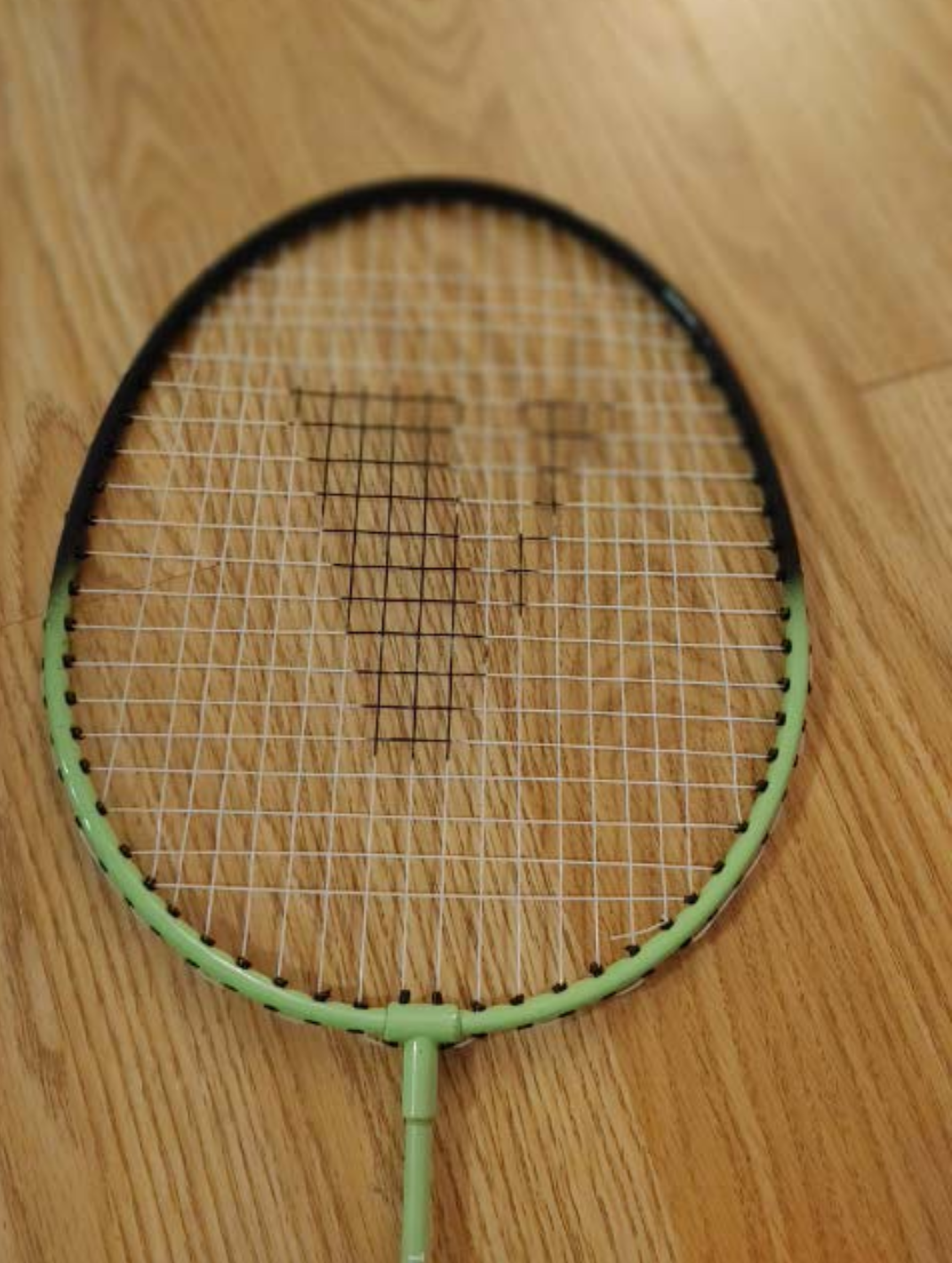 Set of 2 Victory Badminton Rackets with Shuttlecock - photo 2