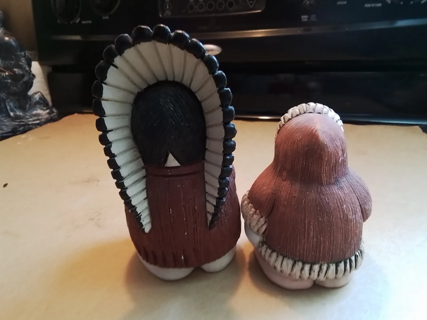 Vintage Signed LAUNA Pottery Figurine Set - photo 5