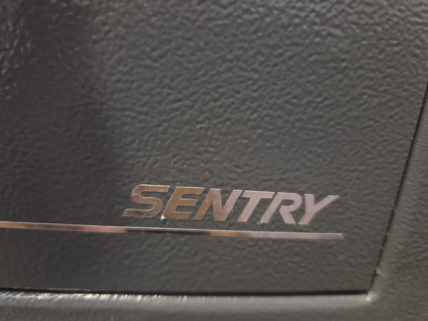 SENTRY Heavy Duty Fireproof Safe - photo 2