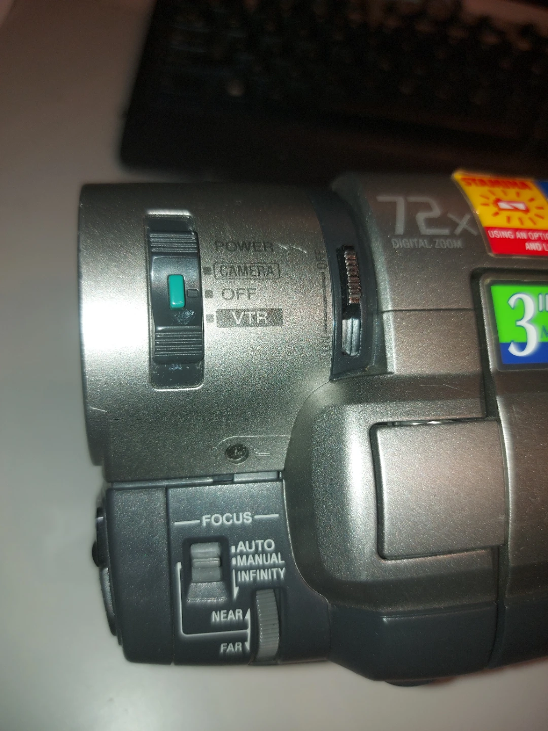 Sony Handycam DCR-TRV10 Digital Camcorder with Bag - photo 3
