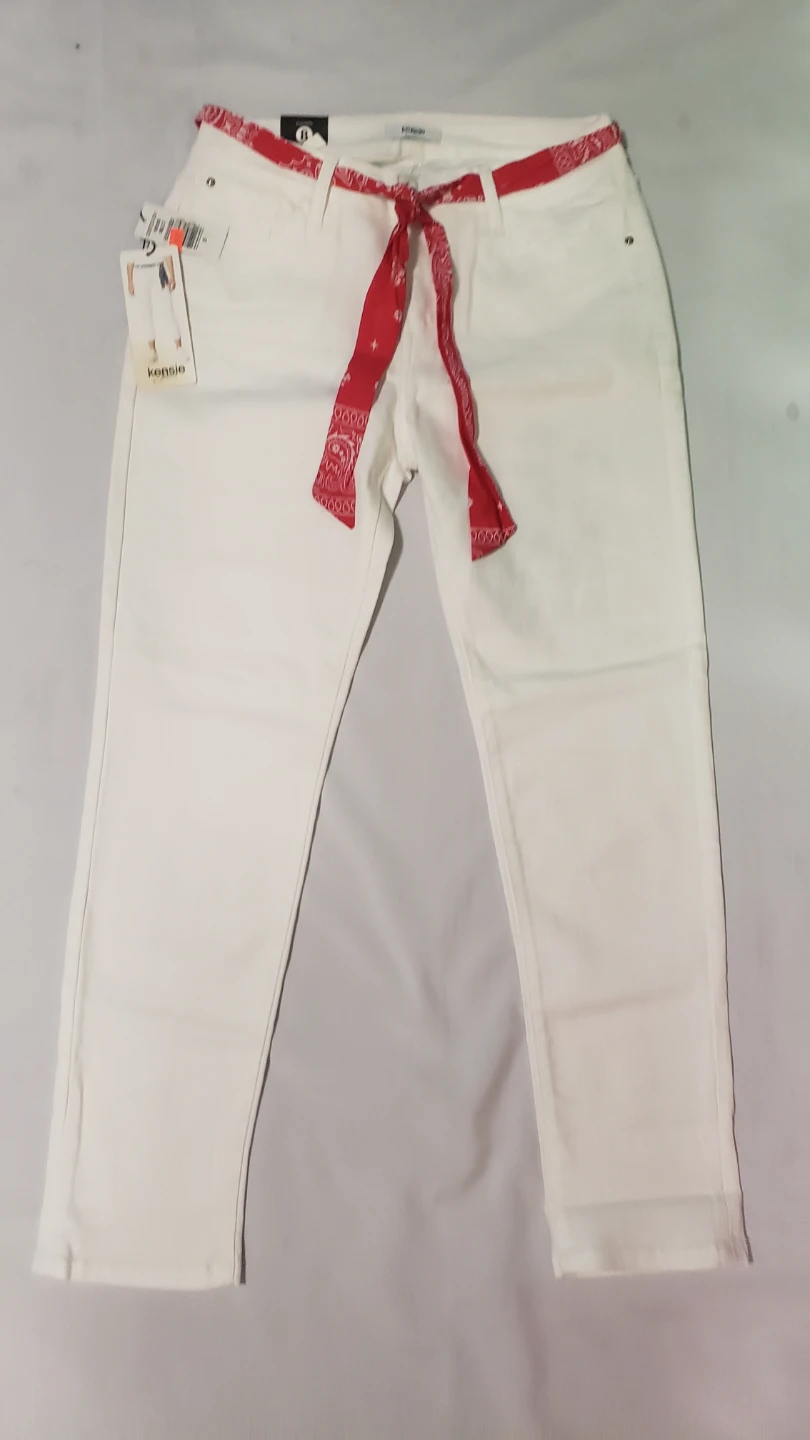 Brand new Kensie Women's White Jeand With Belt Size 8 - photo 2