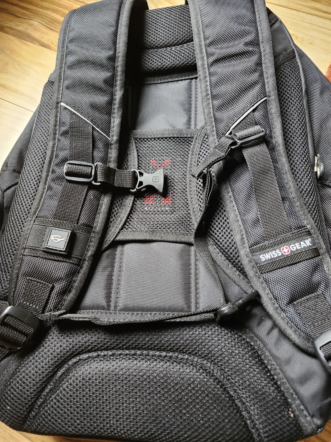 Black Swiss Gear Backpack - photo 2
