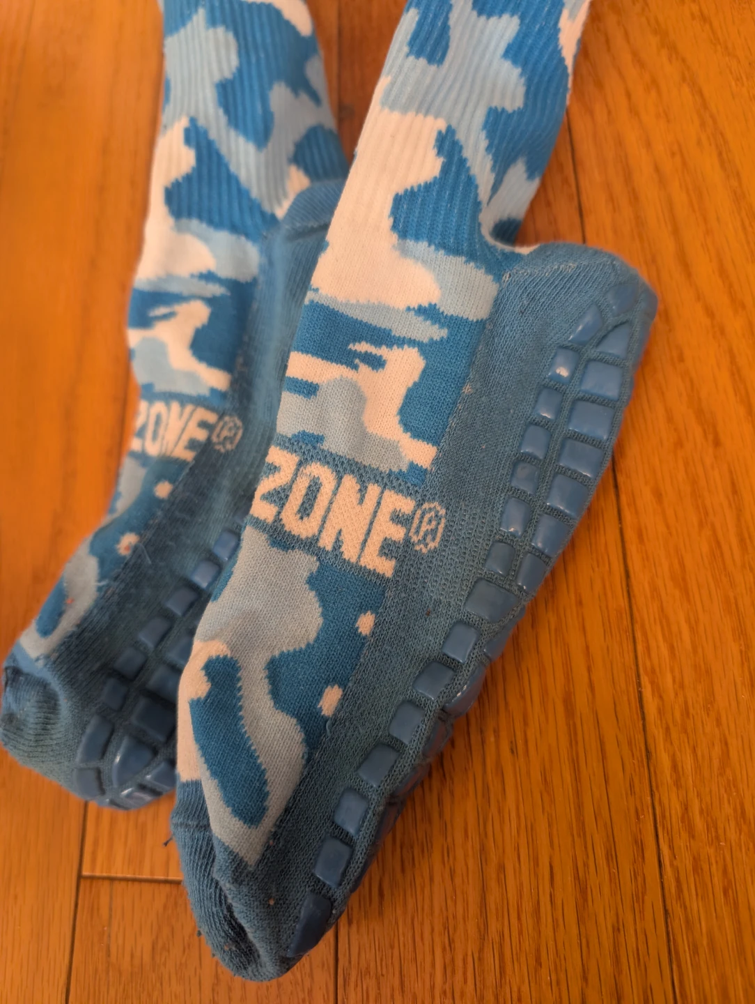 Brand new Sky Zone & Shine Bright Grip Socks - photo 3