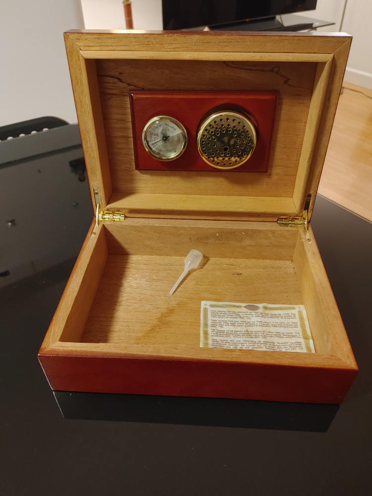 Wooden Humidor Box with Hygrometer