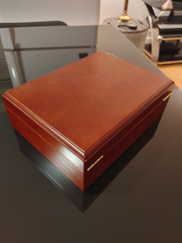 Wooden Humidor Box with Hygrometer - photo 2