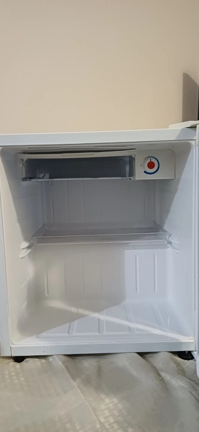 Danby Mini Fridge - photo 5