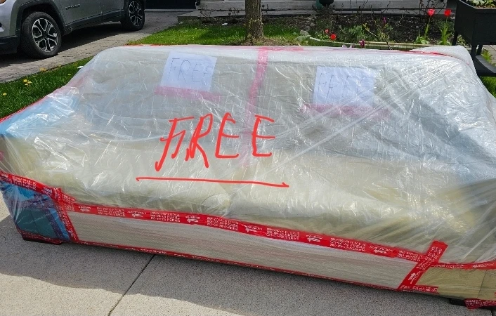 Free Sofa -curbside pickup in Etobicoke; first come first served - photo 3