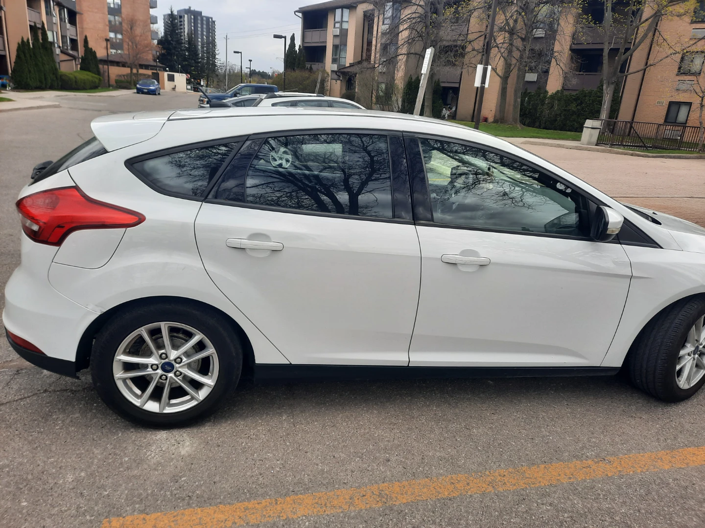 2018 Ford Focus SE 5-Door Hatchback - photo 3