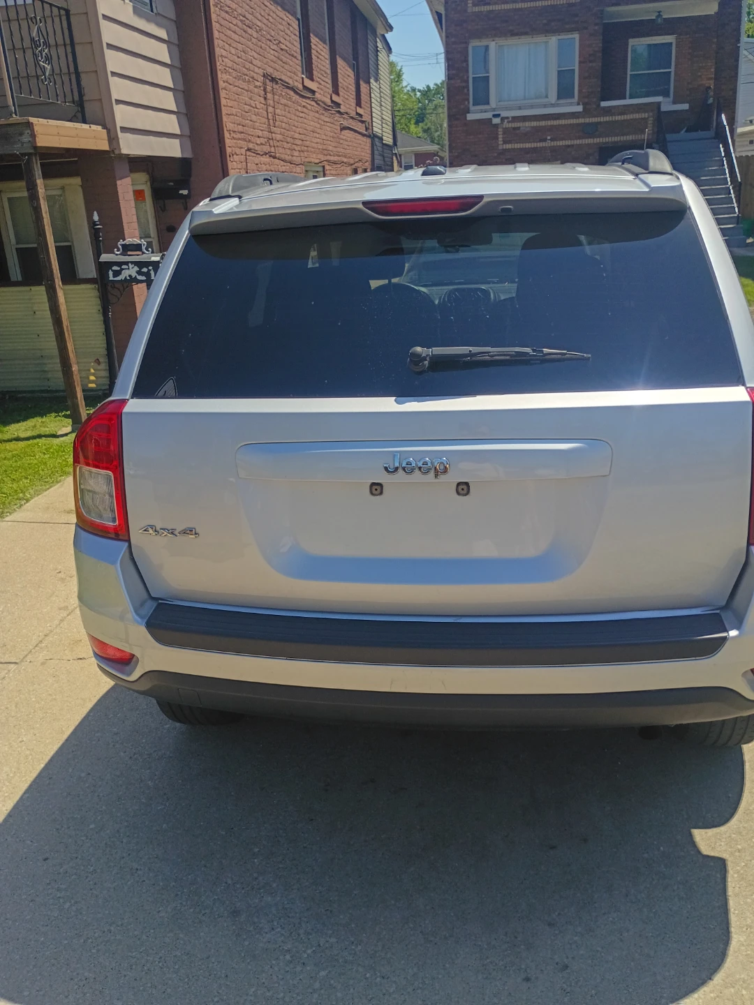 Silver Jeep Compass - photo 2