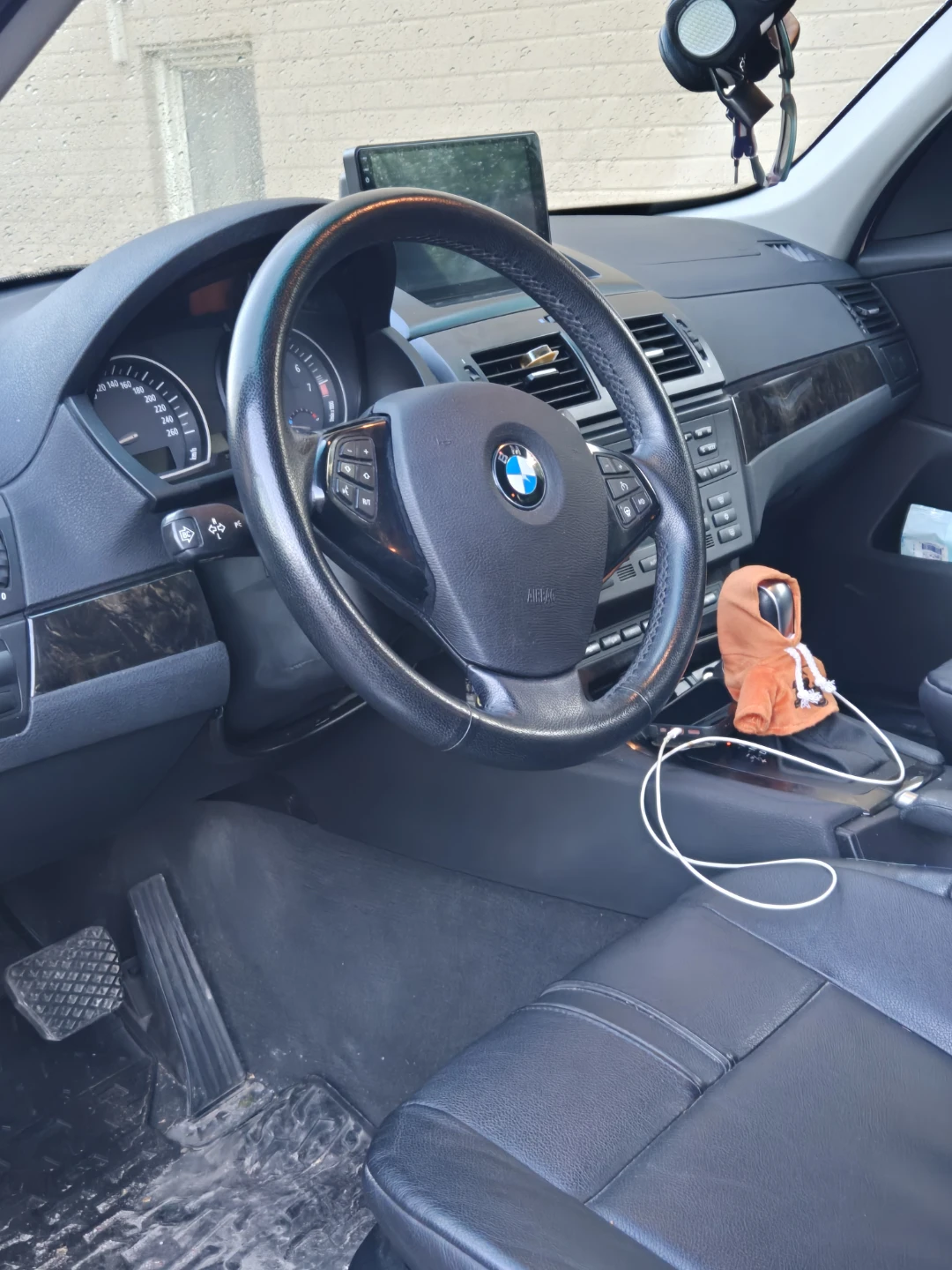 White BMW X3 2010 - photo 4