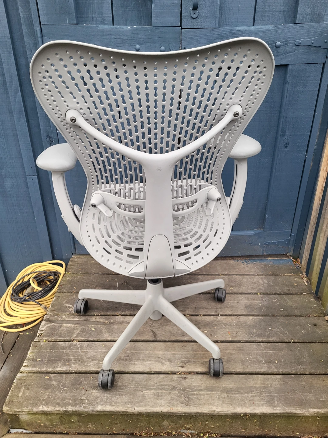 Herman Miller Mirra 2 Chair - photo 3