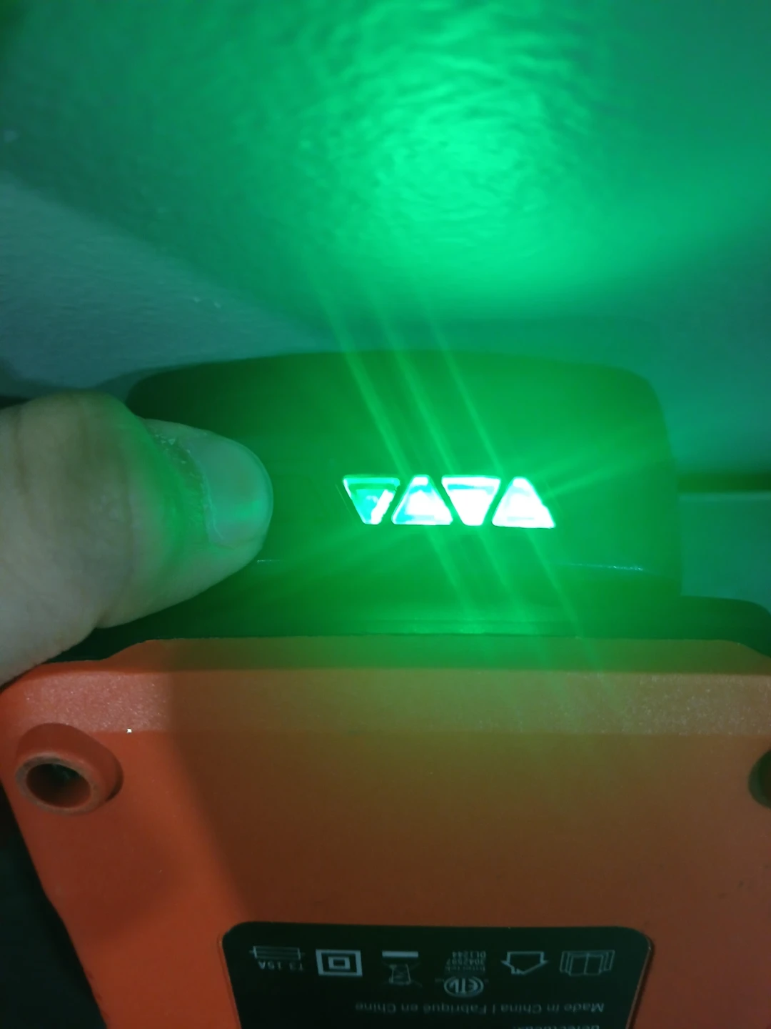 Benchmark 2.0 Ah Battery and Charger - photo 4
