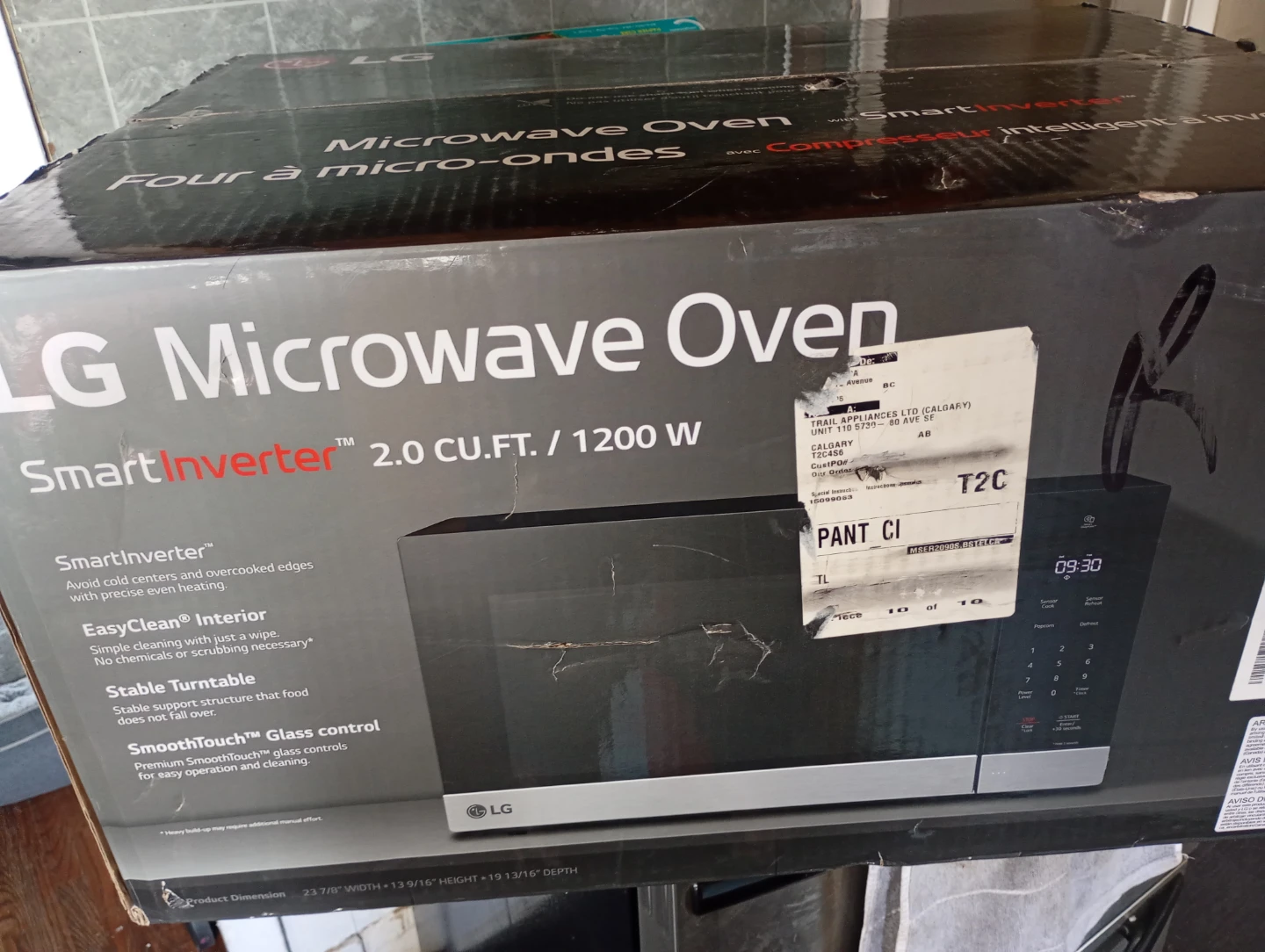 LG Microwave Oven Smart Inverter 2.0 cu. ft.