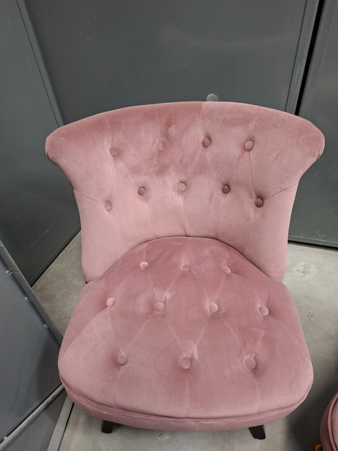 Pair of Dusty Rose Velvet Accent Chairs 🌱 - photo 4