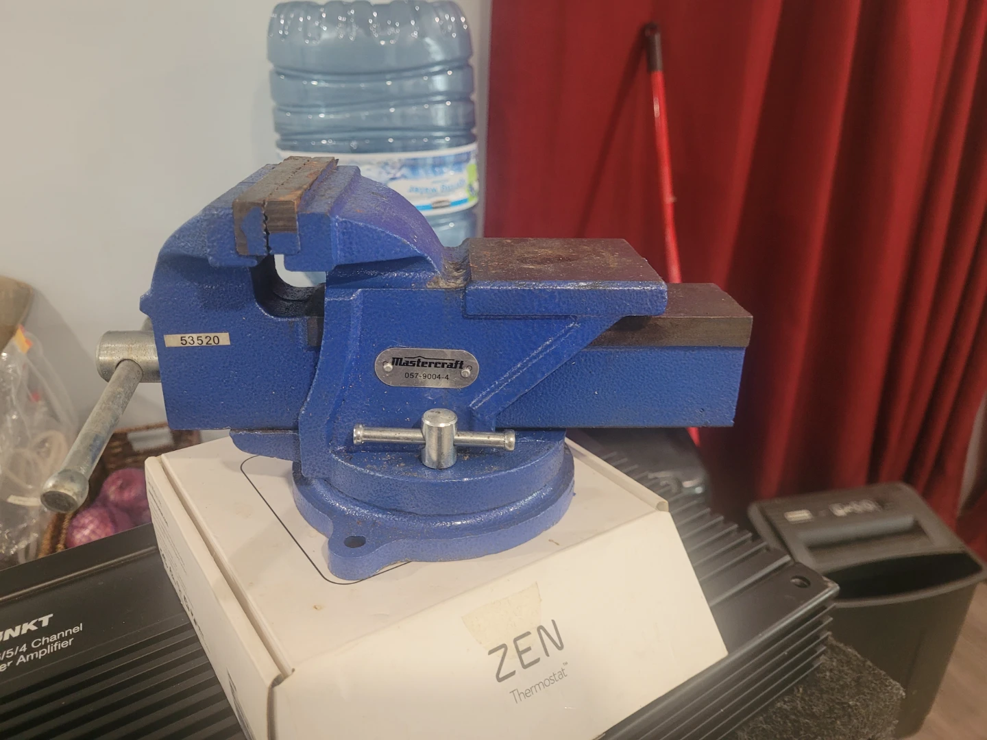 Mastercraft 4" Swivel Base Vise