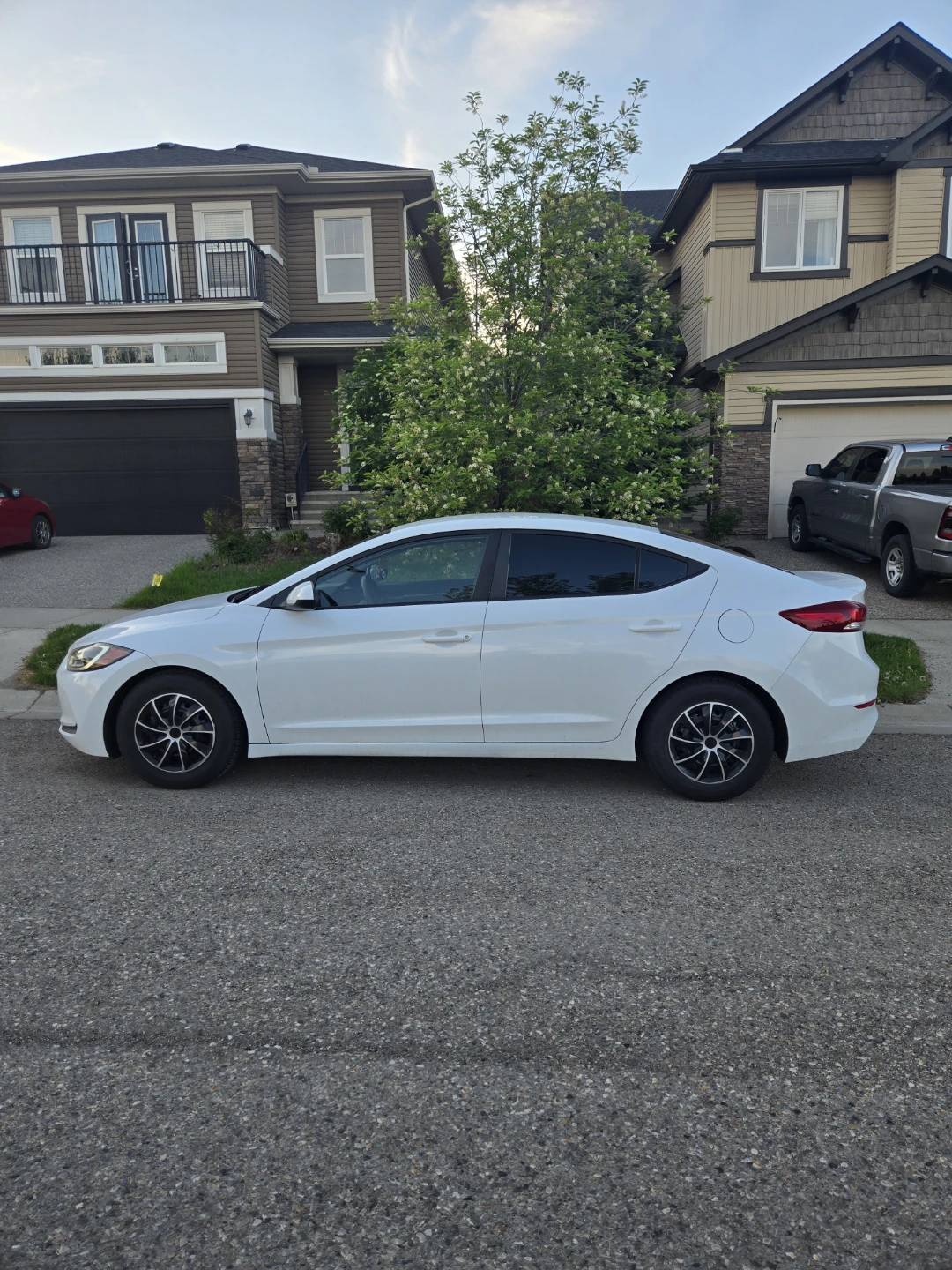 2017 Hyundai Elantra SE - Active Status - photo 3