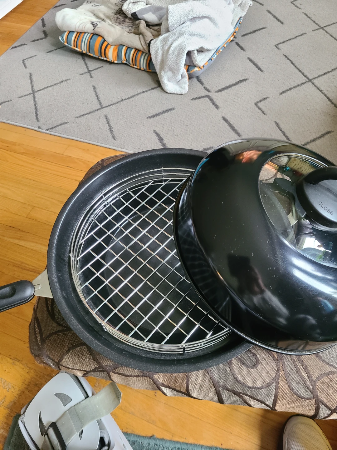 Non-stick Electric Griddle Pan with Lid