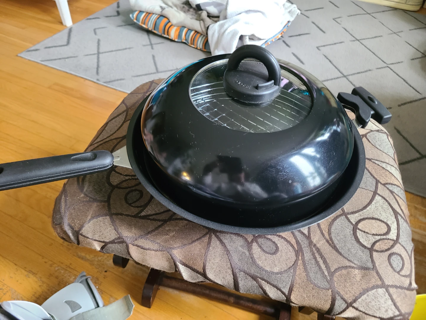 Non-stick Electric Griddle Pan with Lid - photo 2