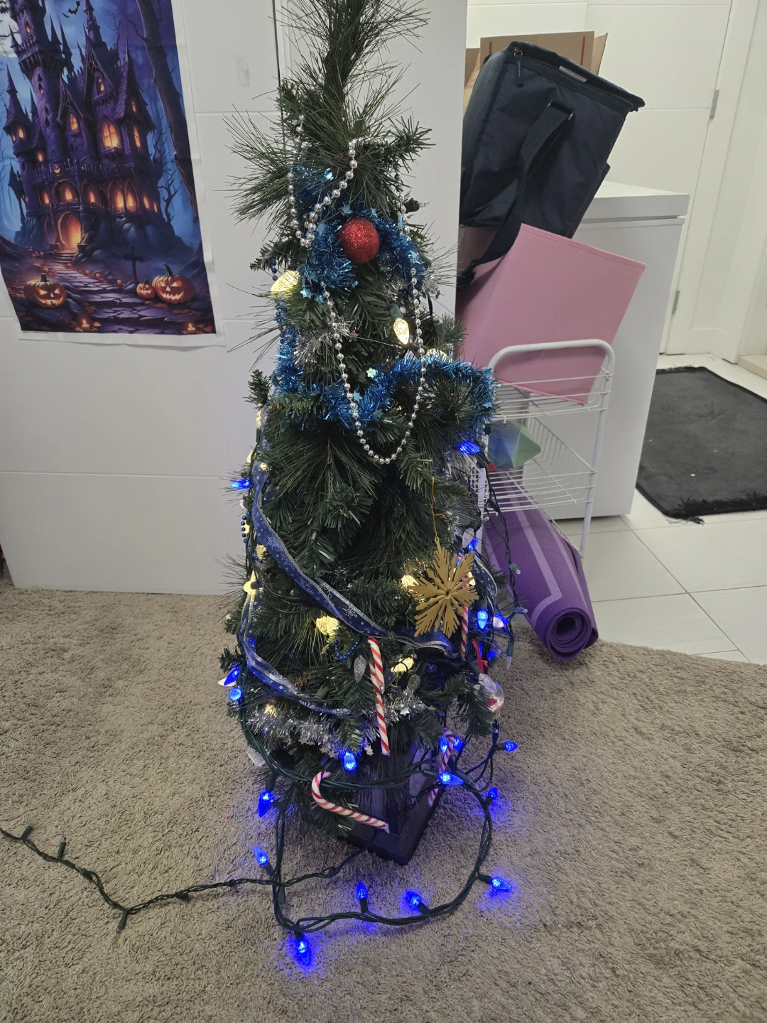 Pre-lit Artificial Christmas Tree