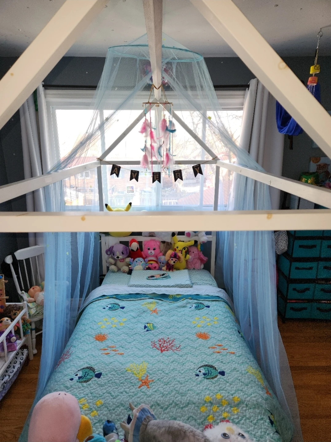 Twin Montessori style Bed with matress - photo 3