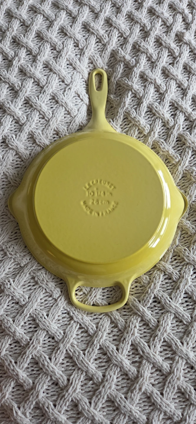 Le Creuset Cast Iron Skillet - 10 1/4 inch/26cm - photo 2