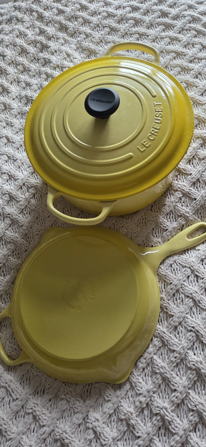Le Creuset Cast Iron Skillet - 10 1/4 inch/26cm - photo 4