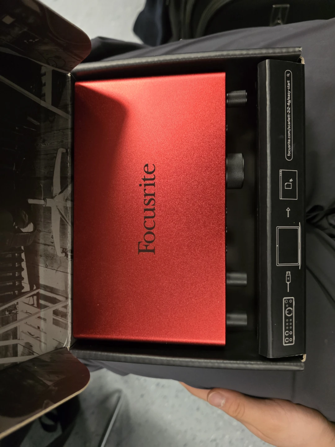 Focusrite Scarlett 2i2 gen4 audio interface - photo 2