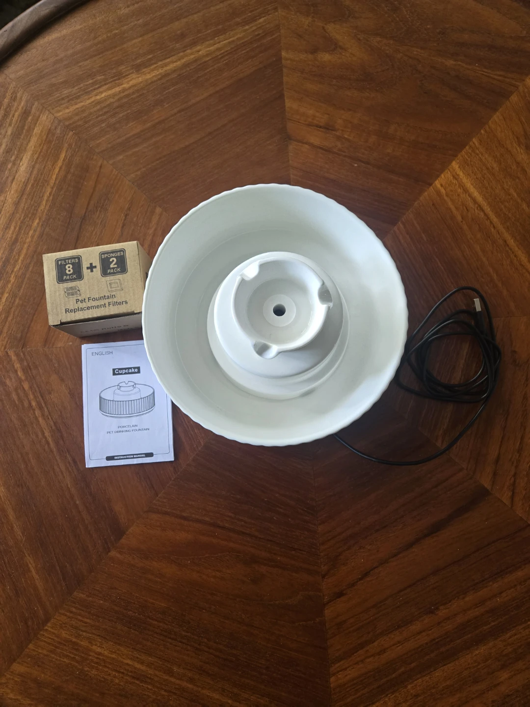 Waatoos ceramic pet fountain w/ extra filters - photo 2