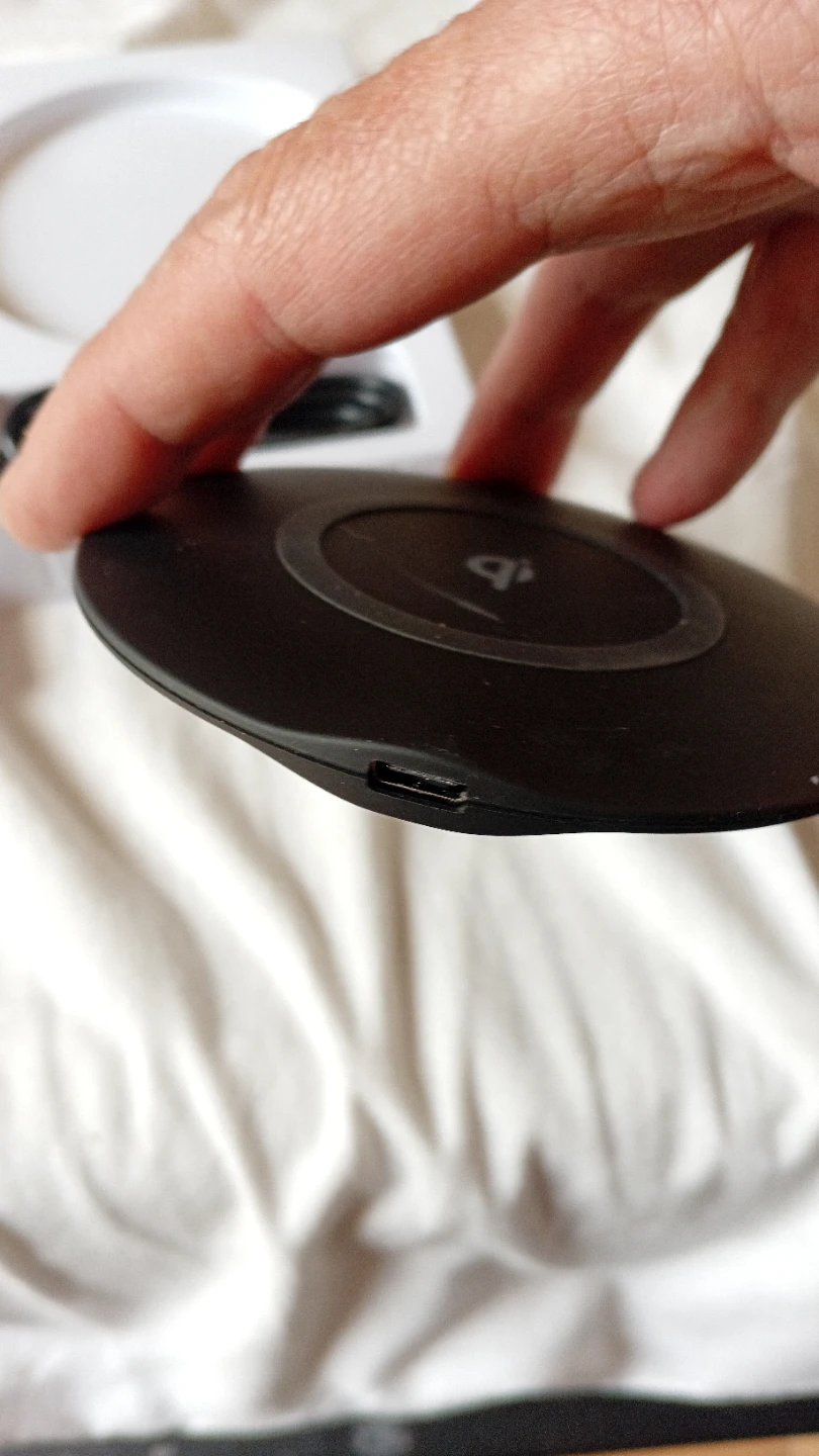 Bluehive Wireless Charger 15W Qi Fast Charging - photo 4
