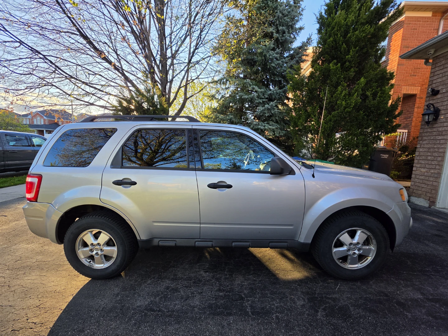 2011 Ford Escape XLT Silver - photo 2