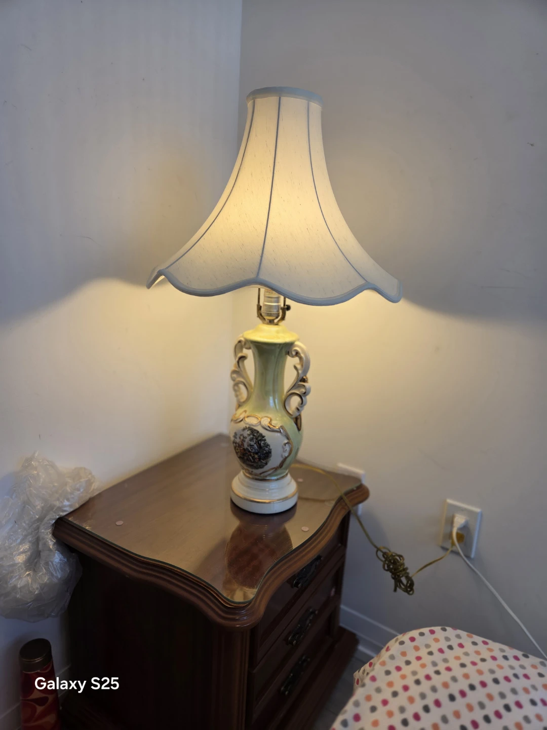 Vintage Ceramic Table Lamp with Decorative Scene - photo 2