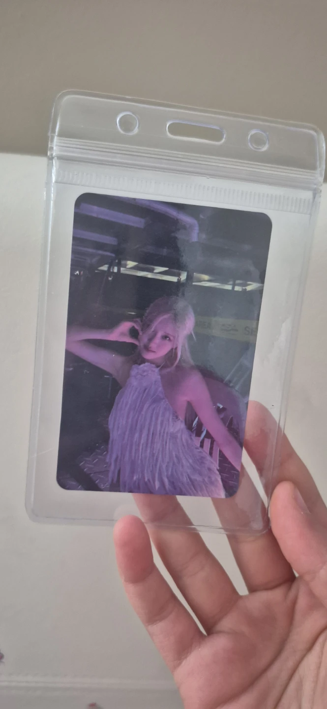 BLACKPINK Rosé Photocards (Set of 2) - photo 4