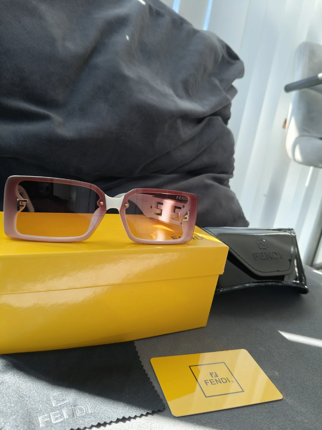 Fendi Sunglasses - photo 4