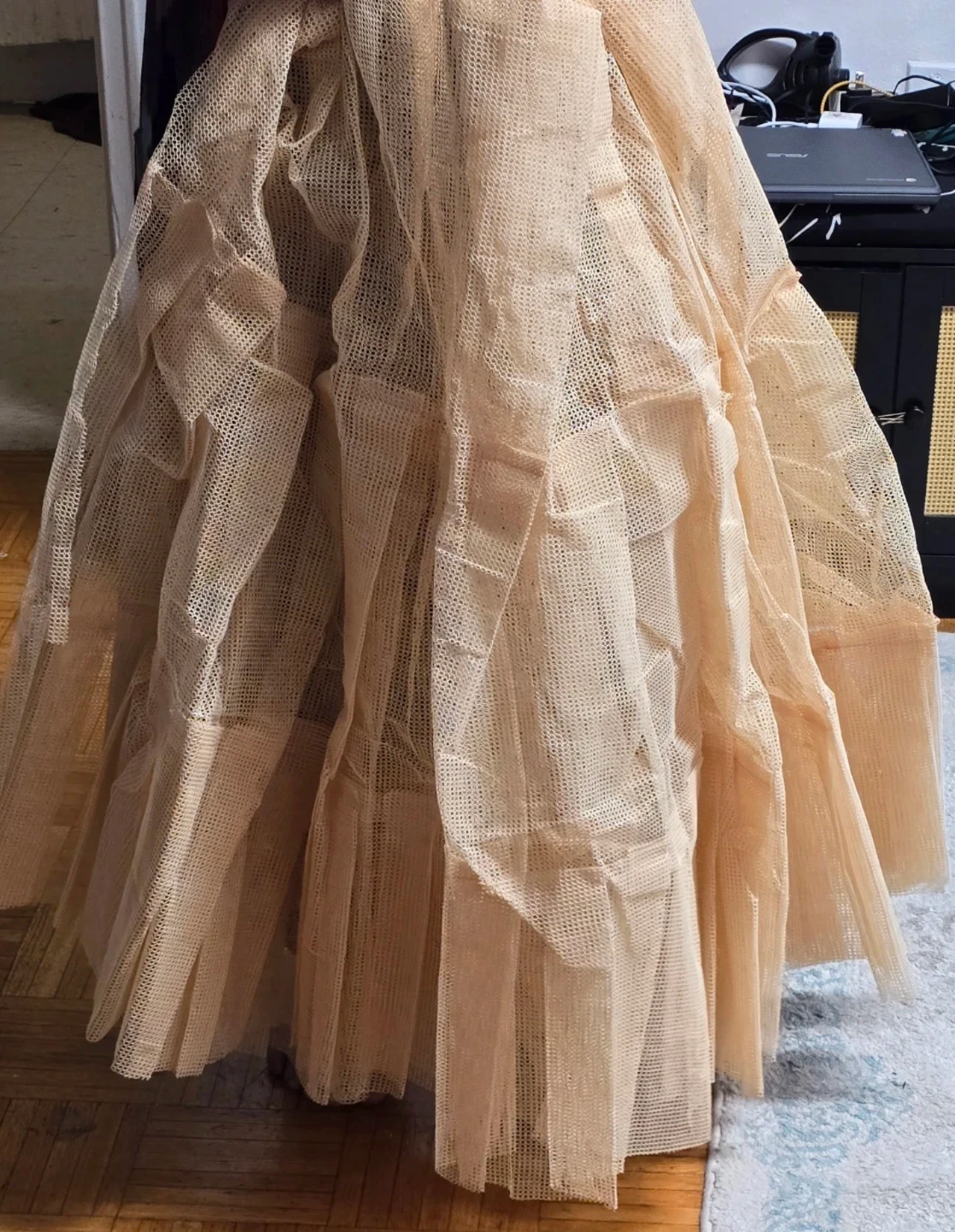 NEW Women's Net Can for gowns