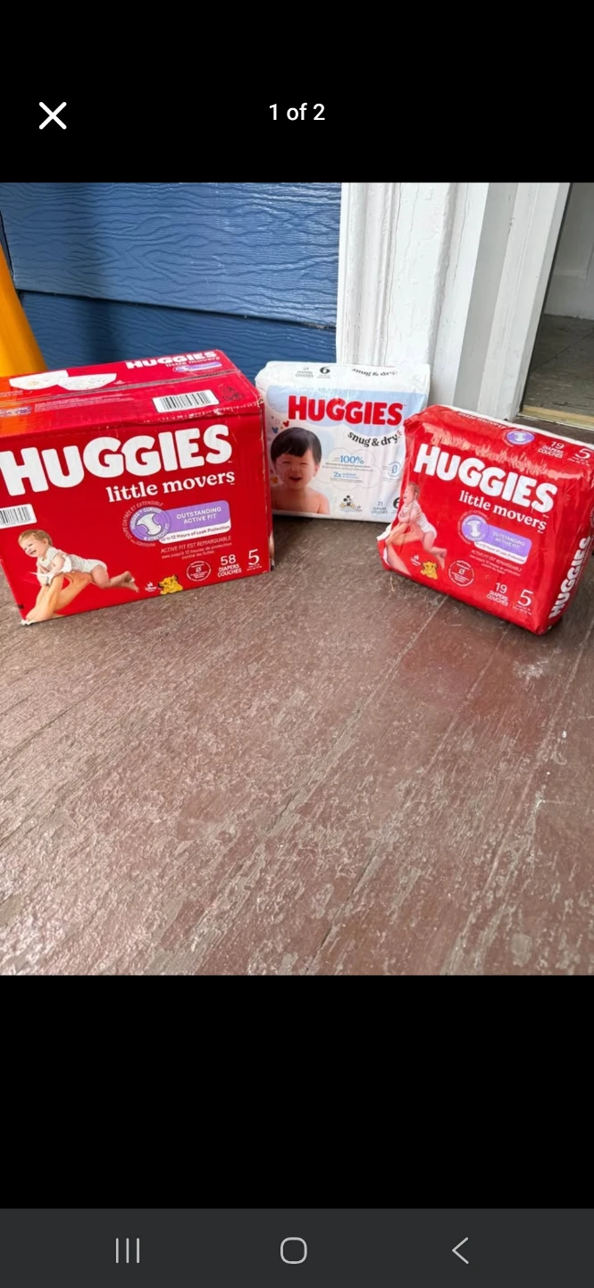 Huggies Little Movers and Snug & Dry Diapers - Size 5