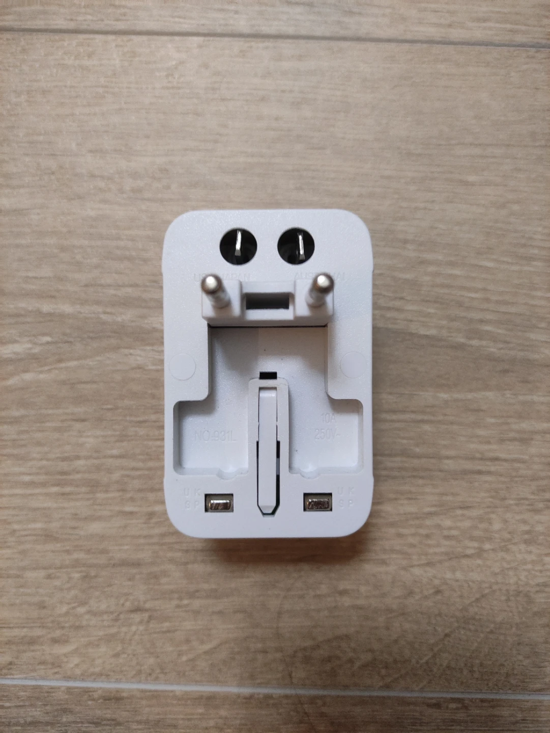 Universal Travel Adapters - photo 5