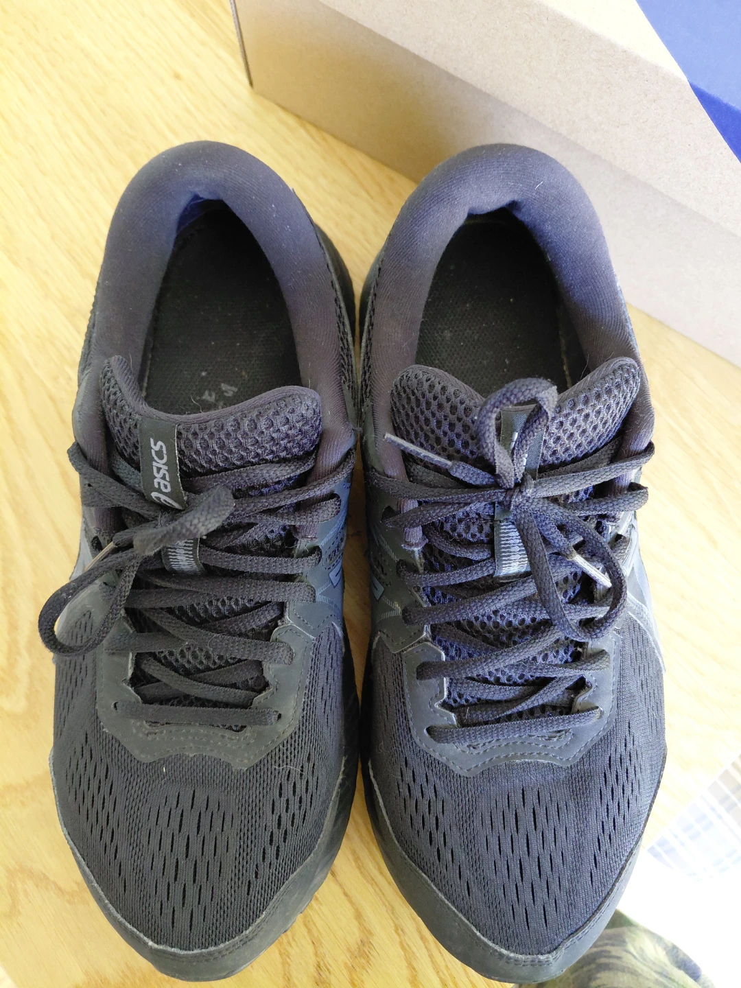9.5 Extra-Wide Asics - photo 4
