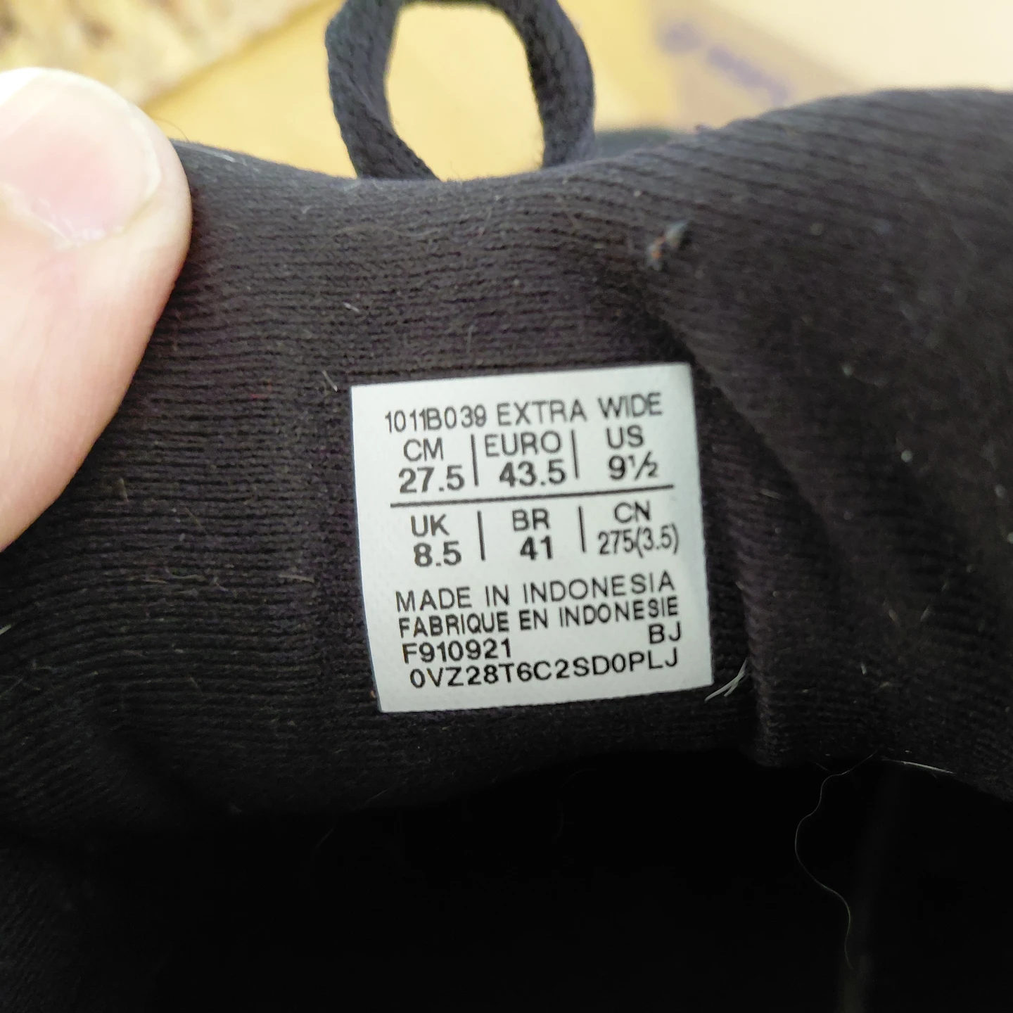 9.5 Extra-Wide Asics - photo 5