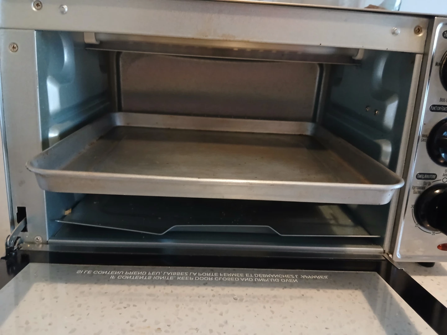 Hamilton Beach Toaster Oven - photo 2