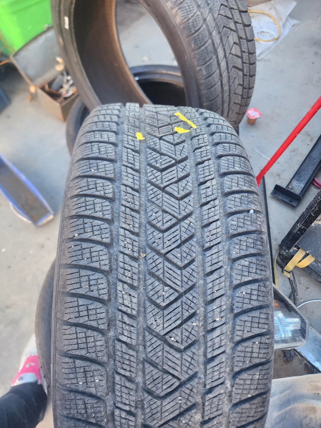 265/40R22 Winter Tire