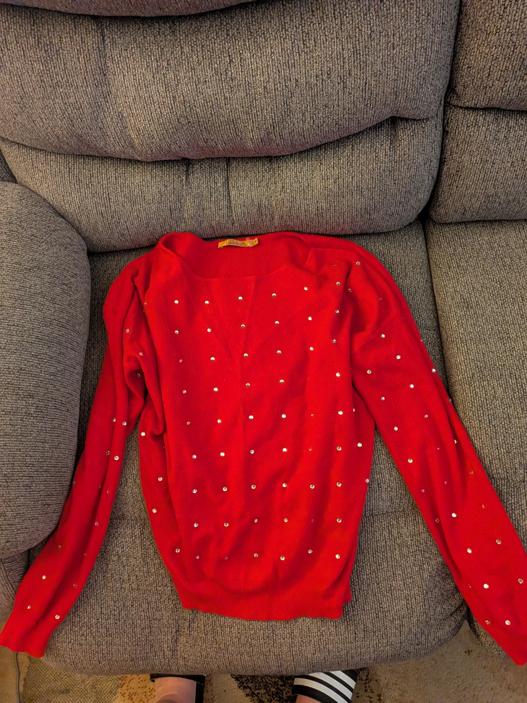 Belldini red crewneck sweater pick up in st Albert