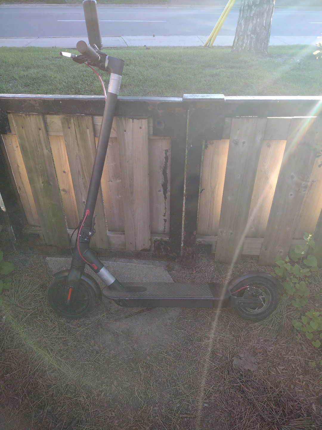 Black E-scooter (Back flat)