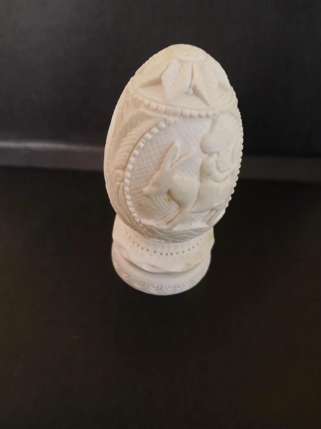Vintage meerschaum carved Decorative Egg Figurine