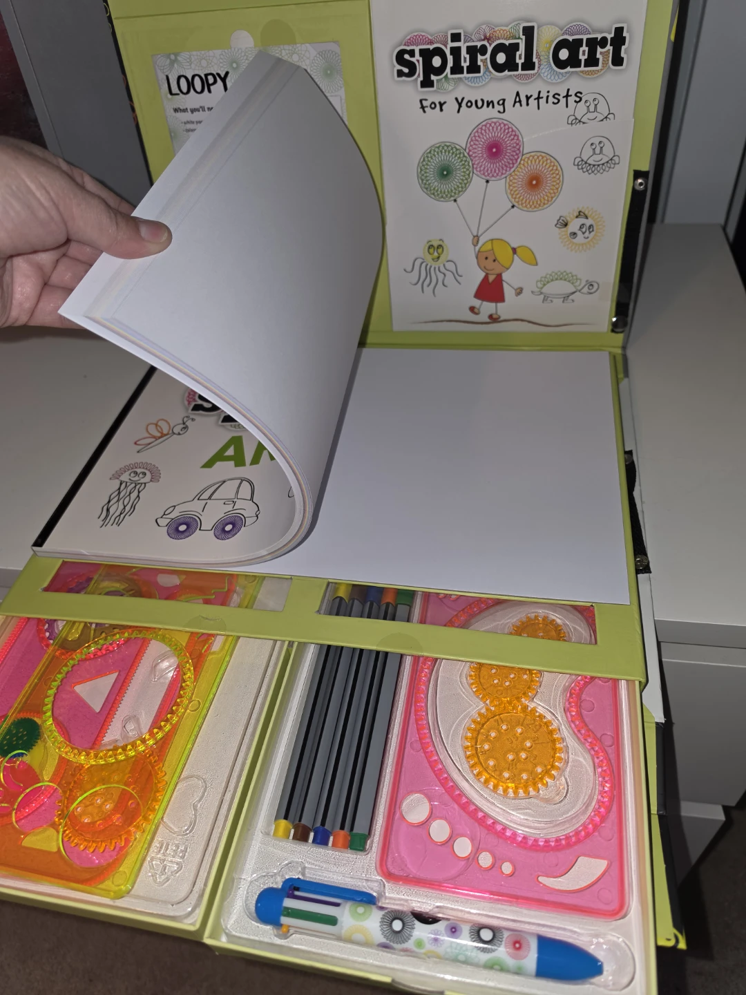 Spiro Art Deluxe Activity Kit – Unused – $10 - photo 2